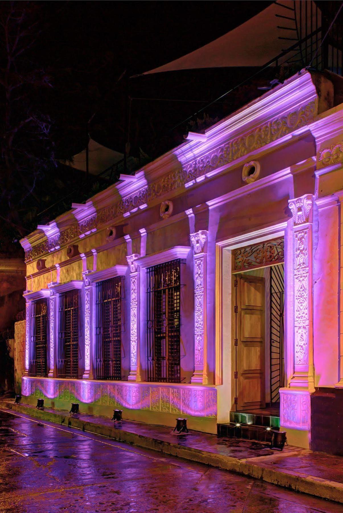 Casa De Leda, A Kali Hotel 산타마르타 외부 사진 The facade of the building