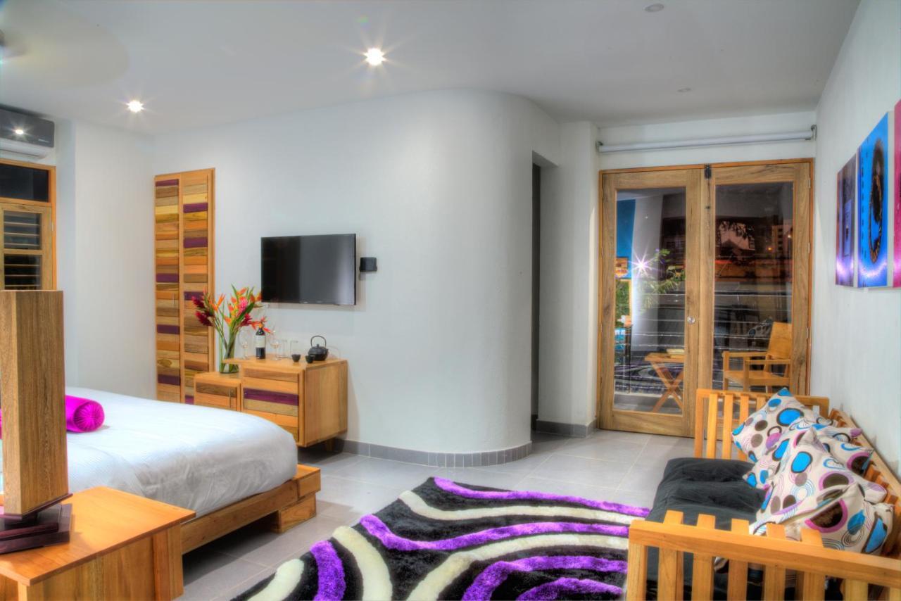 Casa De Leda, A Kali Hotel 산타마르타 외부 사진 A room at the hotel